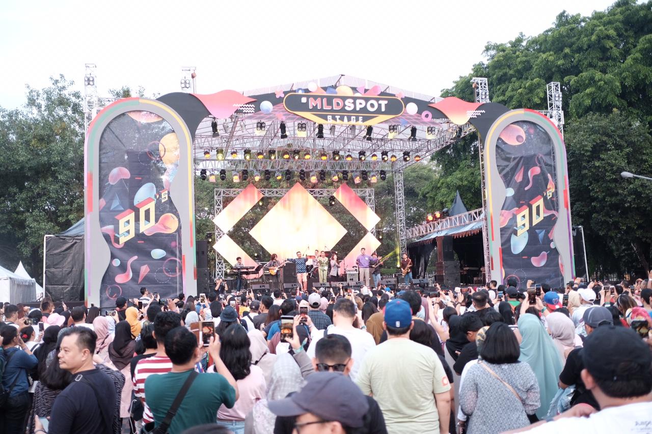 Adoria x Lingua Suguhkan Kolaborasi Lintas Generasi di The 90&#039;s Festival 2019